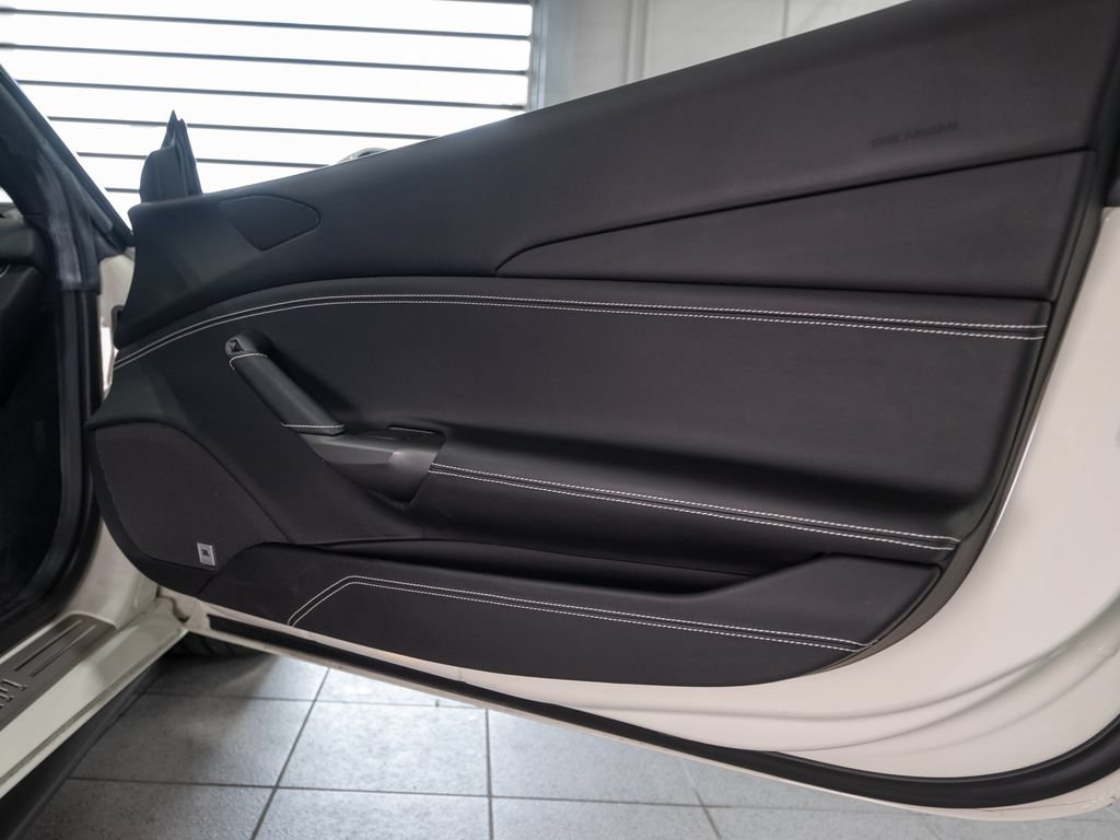 Used 2018 Ferrari 488 GTB RWD image 16