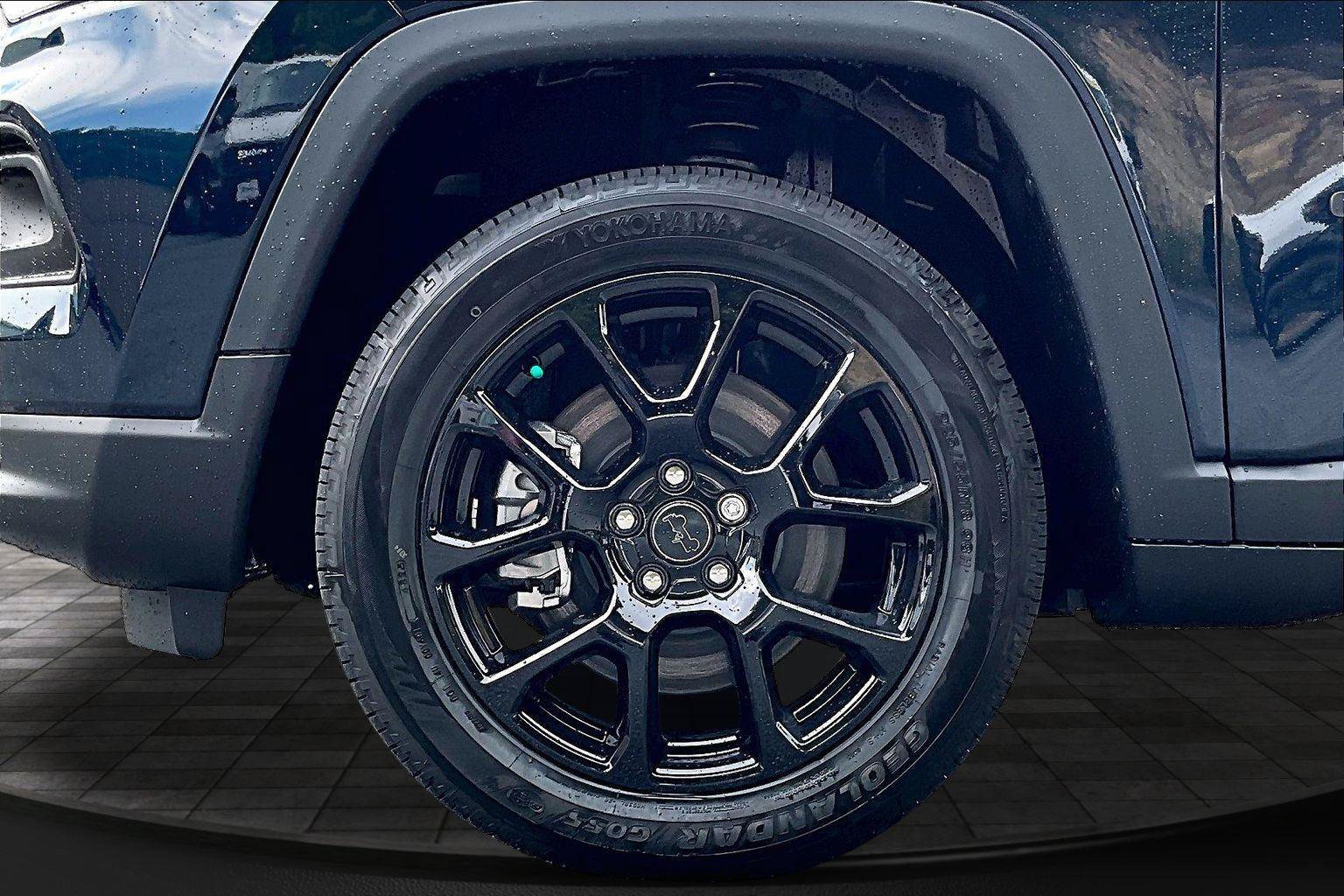 New 2026 Jeep Compass Latitude AWD/4WD image 12