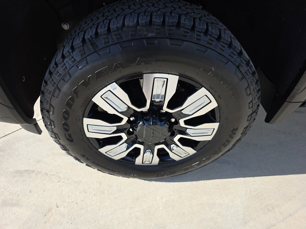 Certified 2025 GMC Sierra 2500 Denali w/ Denali Reserve Package image 5