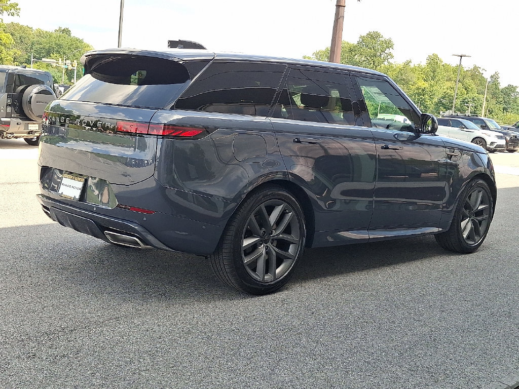 New 2026 Land Rover Range Rover Sport Dynamic SE AWD/4WD image 3