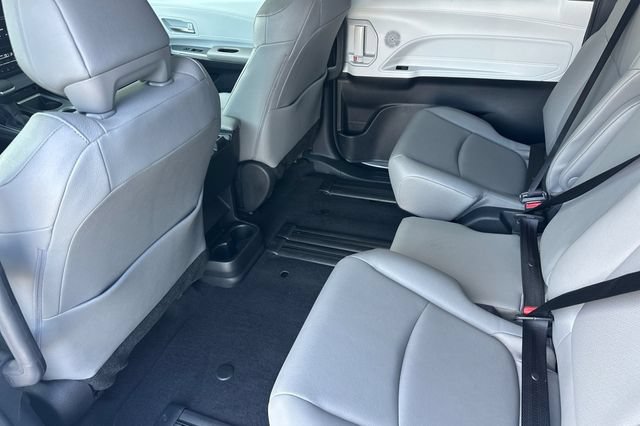 Certified 2026 Toyota Sienna XLE FWD image 16