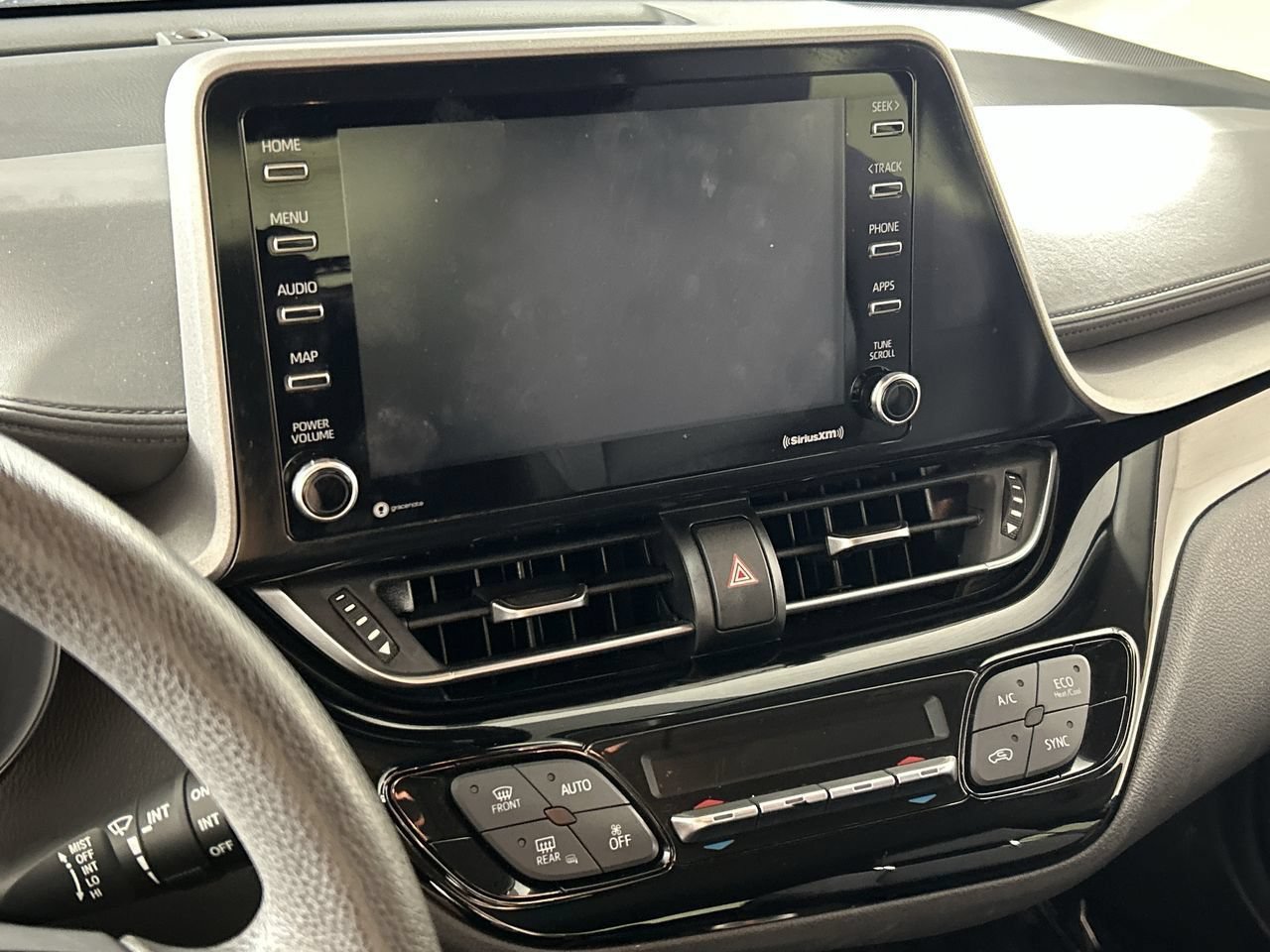 Used 2020 Toyota C-HR LE FWD image 17