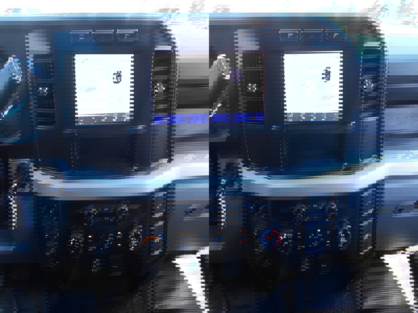 Used 2024 Ford F550 4x4 Crew Cab Super Duty image 11