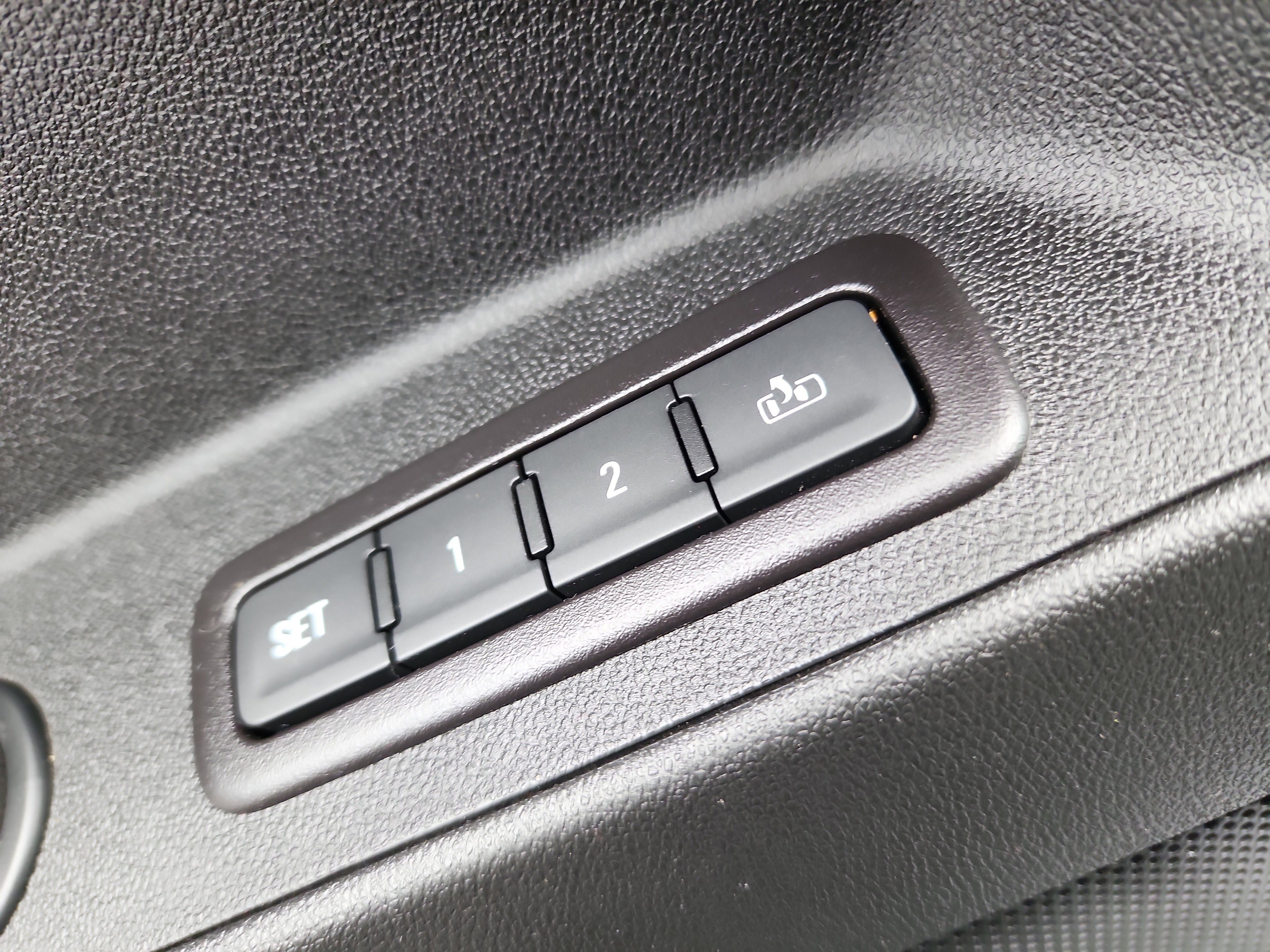 Used 2019 Chevrolet Equinox Premier image 14