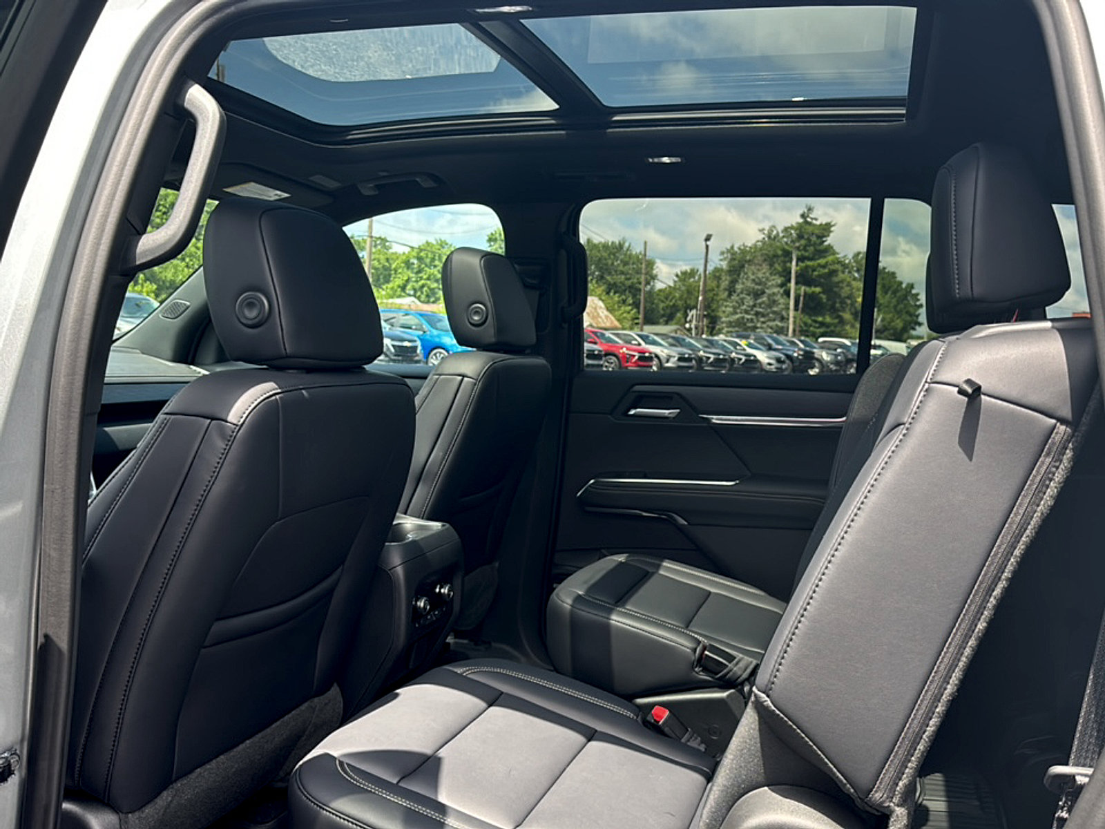 New 2026 GMC Acadia Elevation w/ Black Edition FWD image 13