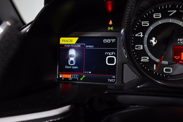 Used 2019 Ferrari 812 Superfast RWD image 40