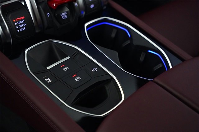 Used 2025 Lamborghini Urus SE image 56