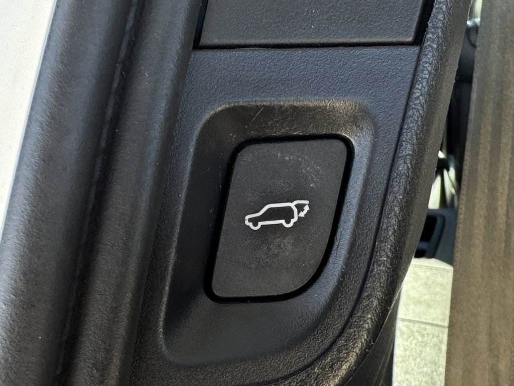 Used 2013 Toyota Sequoia Platinum image 35