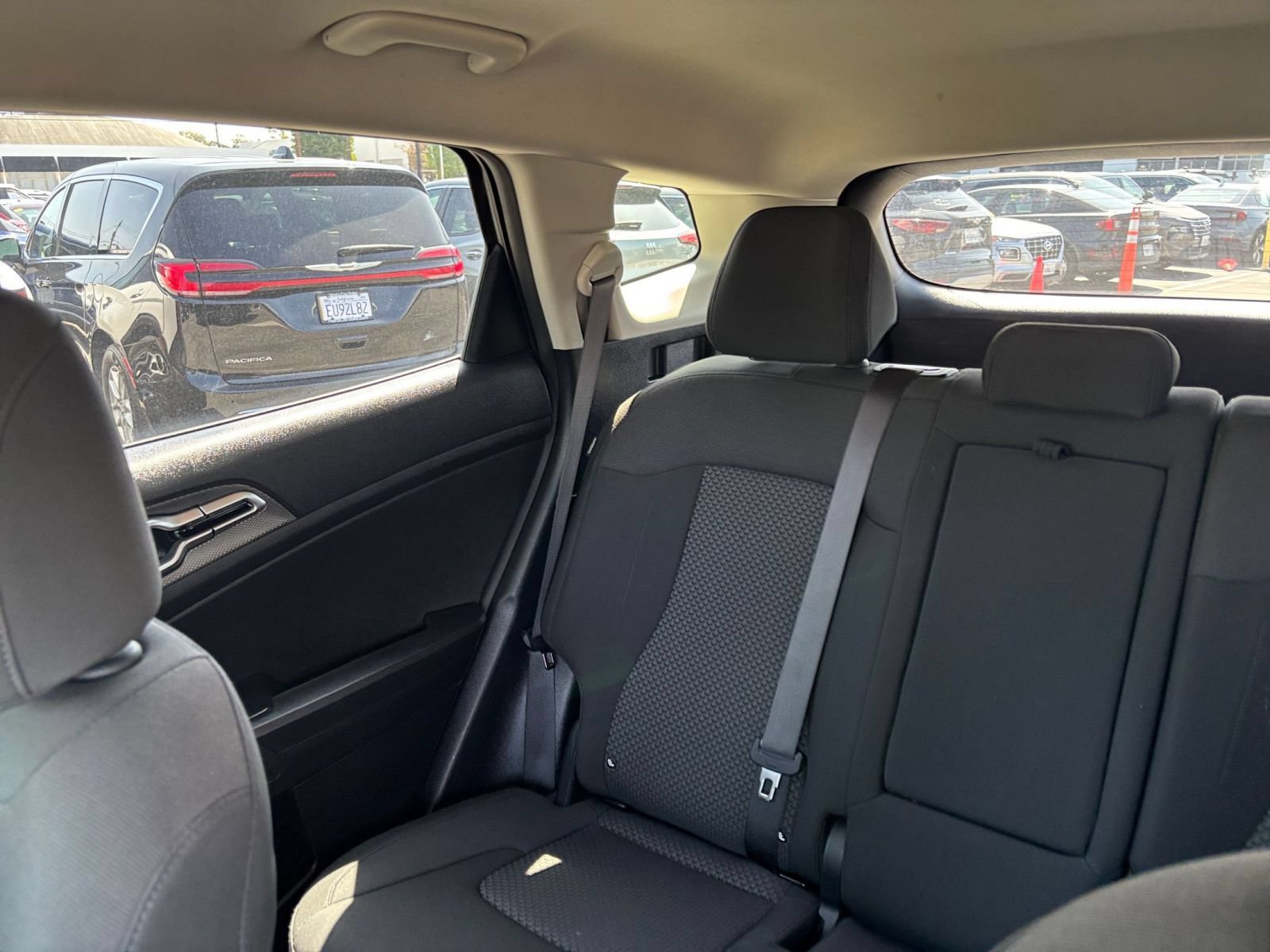 Used 2025 Kia Sportage LX FWD image 38