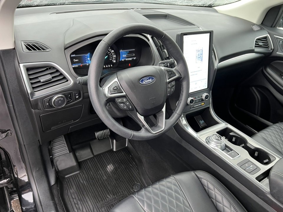 Used 2024 Ford Edge Titanium w/ Equipment Group 301A image 16