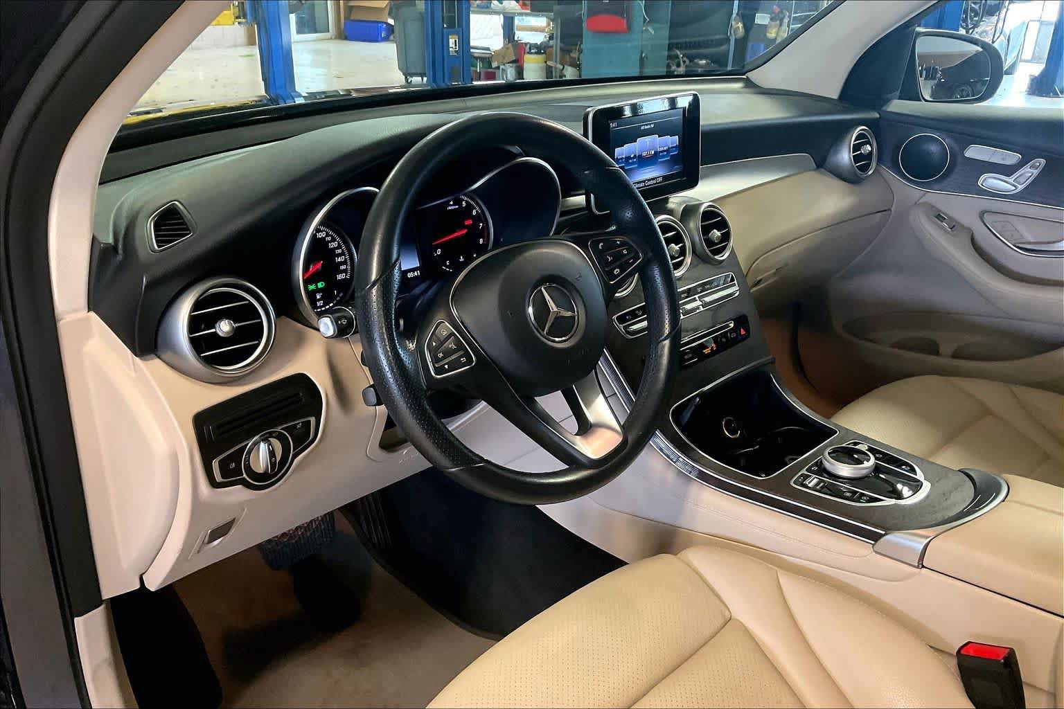 Used 2019 Mercedes-Benz GLC 300 image 16