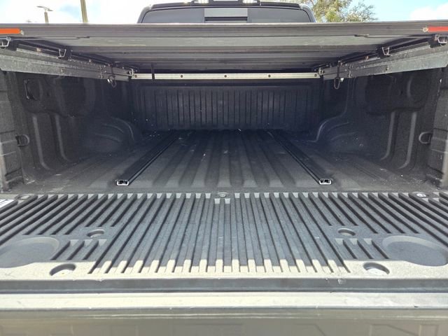 Used 2021 Nissan Titan SV w/ SV Convenience Package image 9