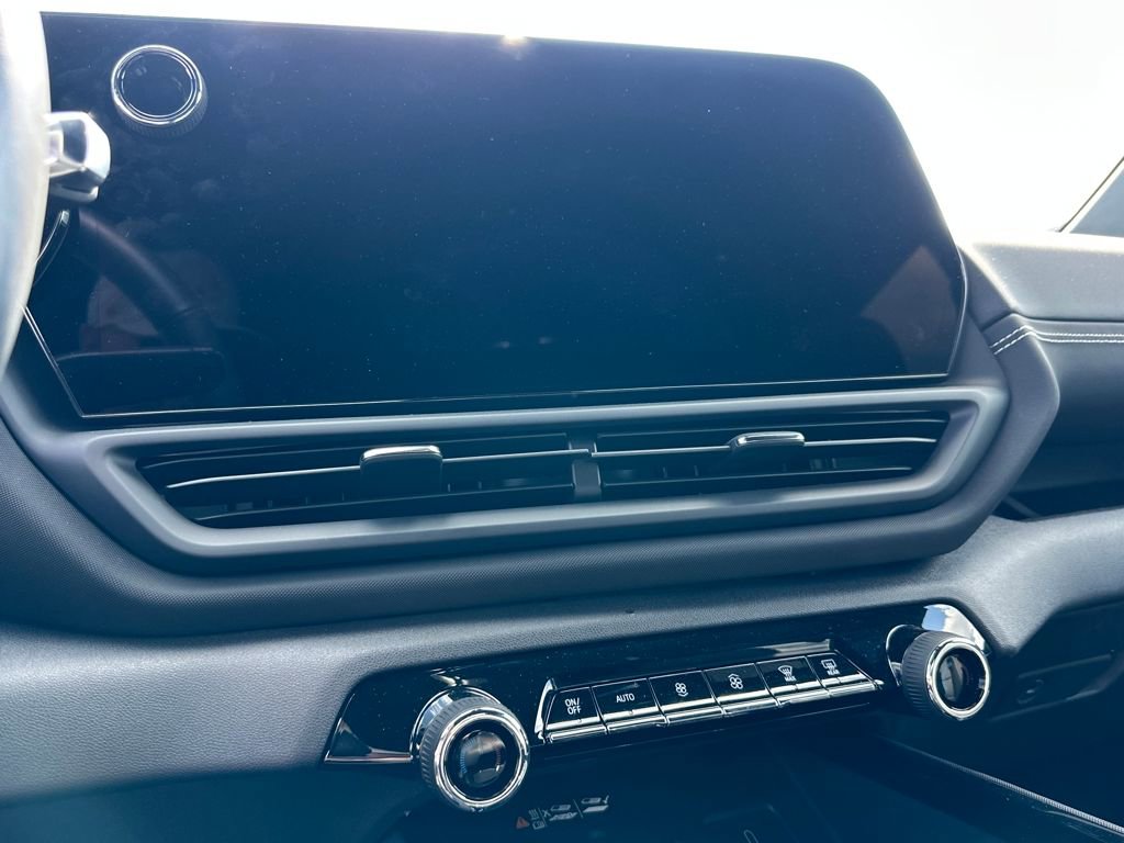 New 2025 Chevrolet Silverado EV LT image 23