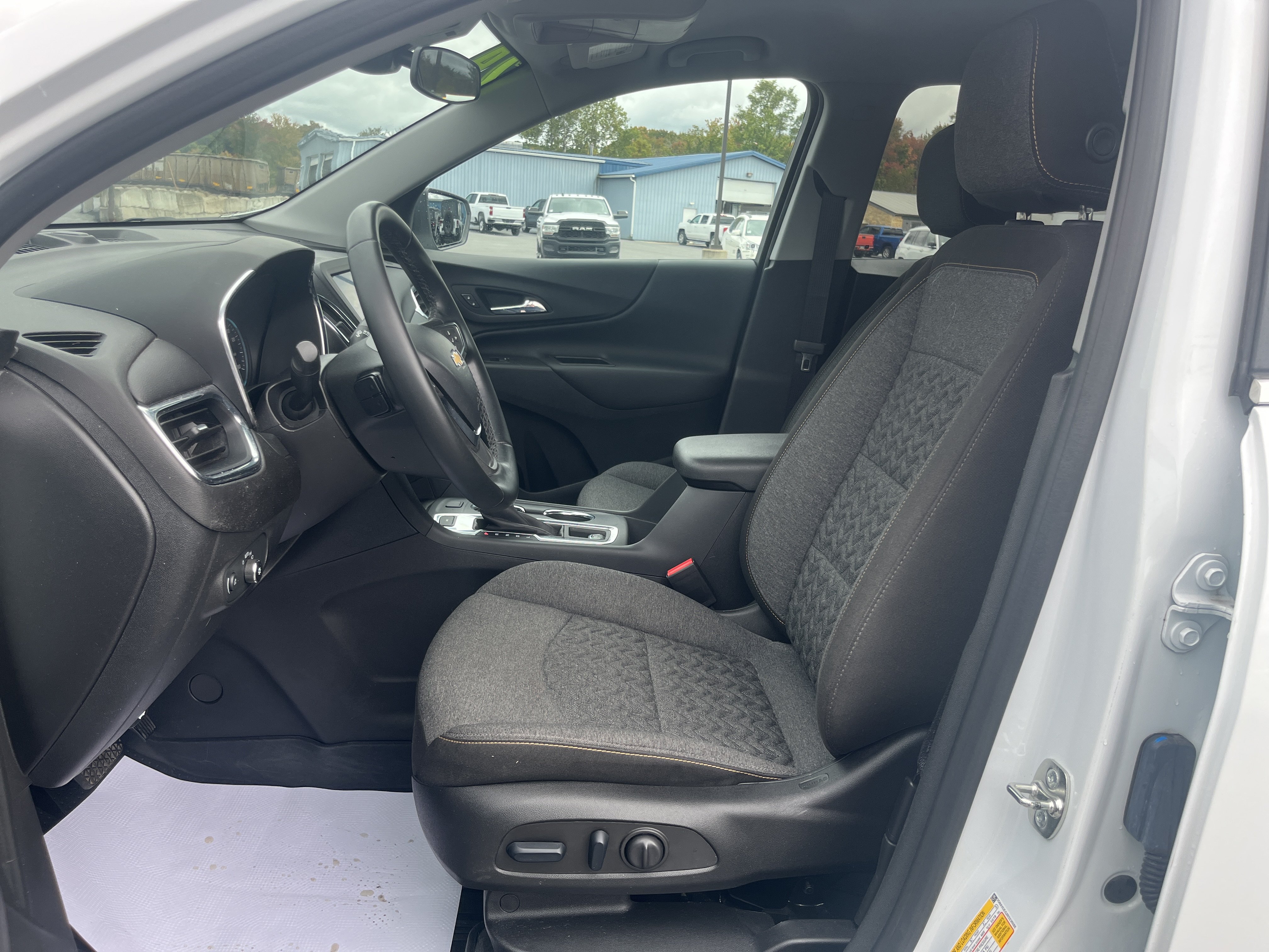 Used 2024 Chevrolet Equinox LT w/ LPO, Floor Liner Package AWD/4WD image 5