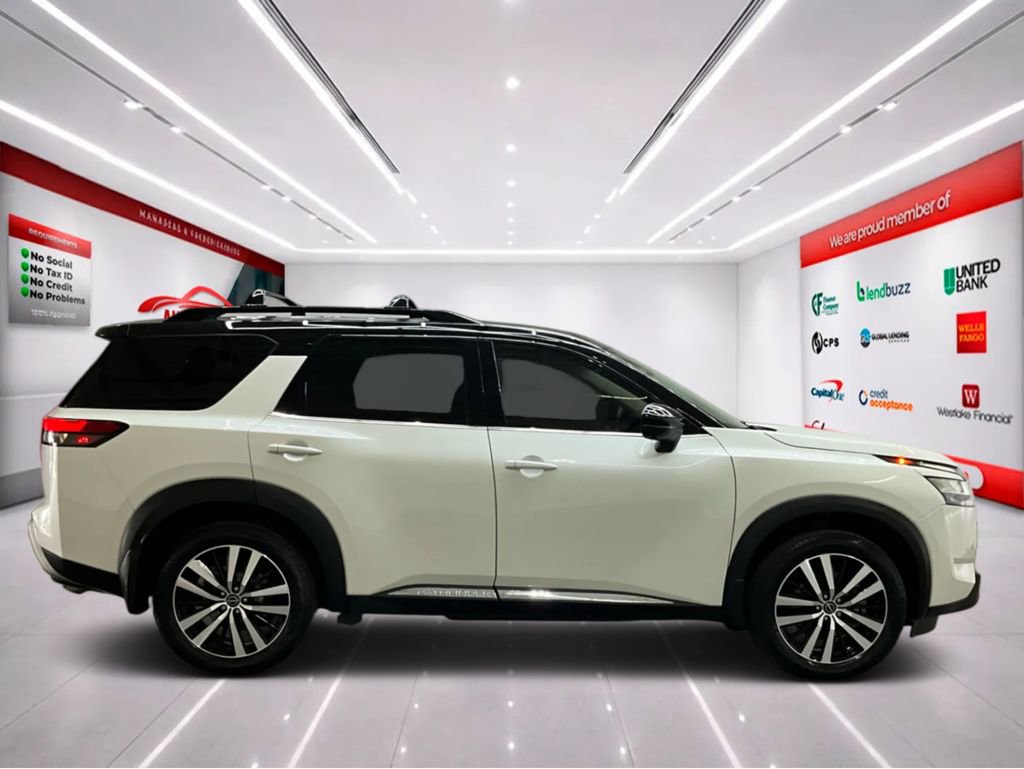 Used 2023 Nissan Pathfinder Platinum AWD/4WD image 9