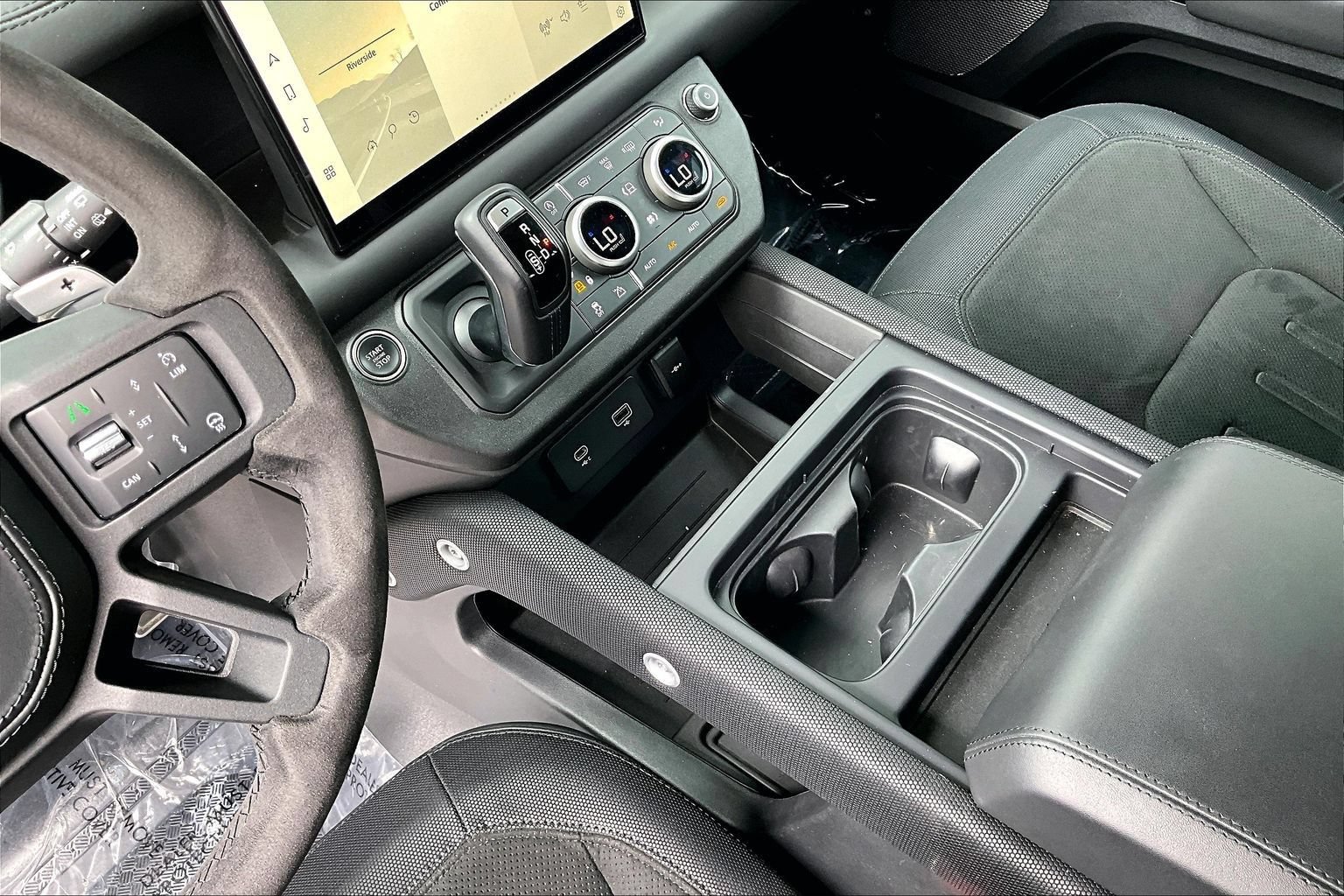 Certified 2024 Land Rover Defender 110 Carpathian Edition AWD/4WD image 17