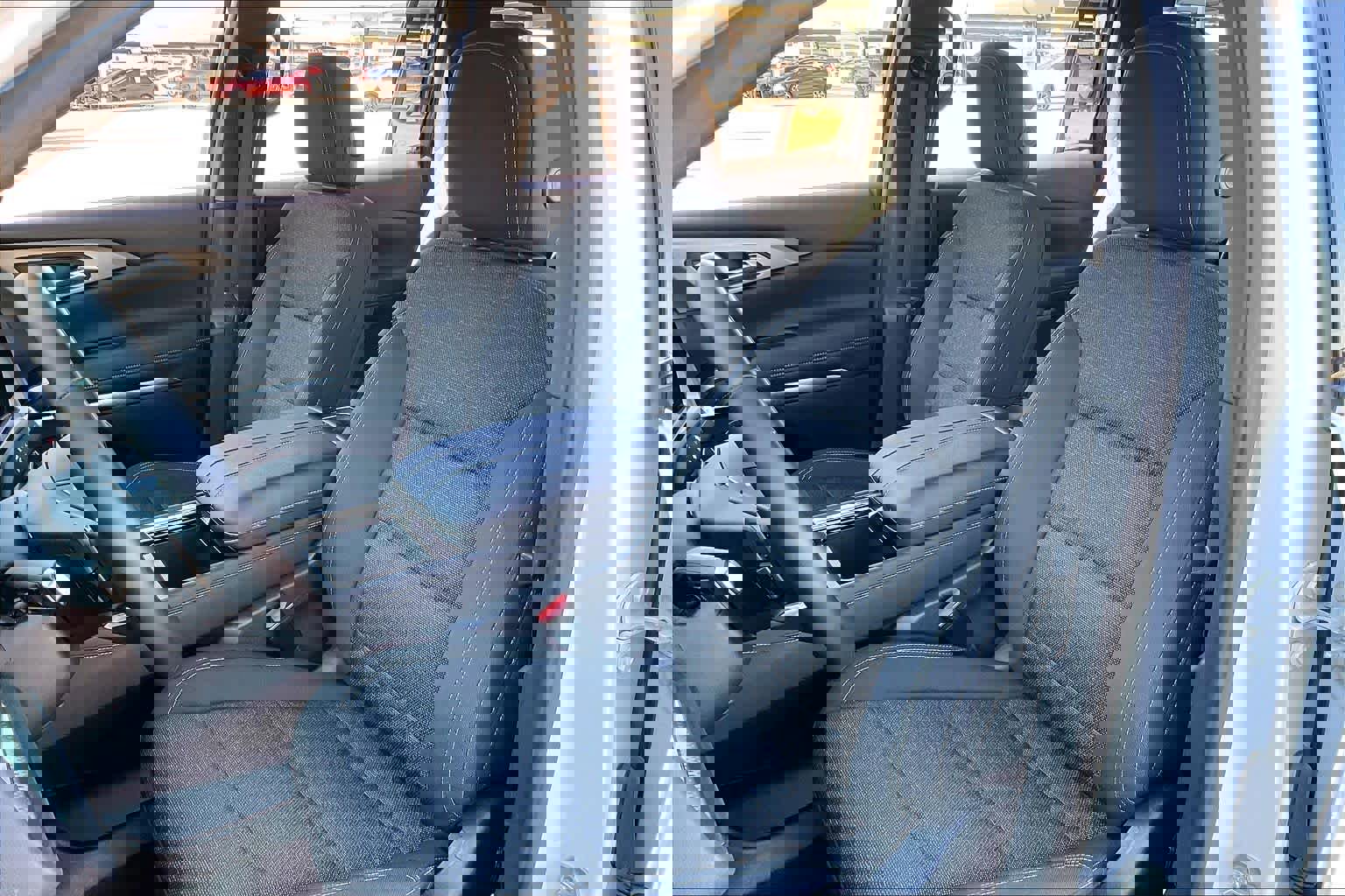 Certified 2025 Chevrolet Traverse LT image 9