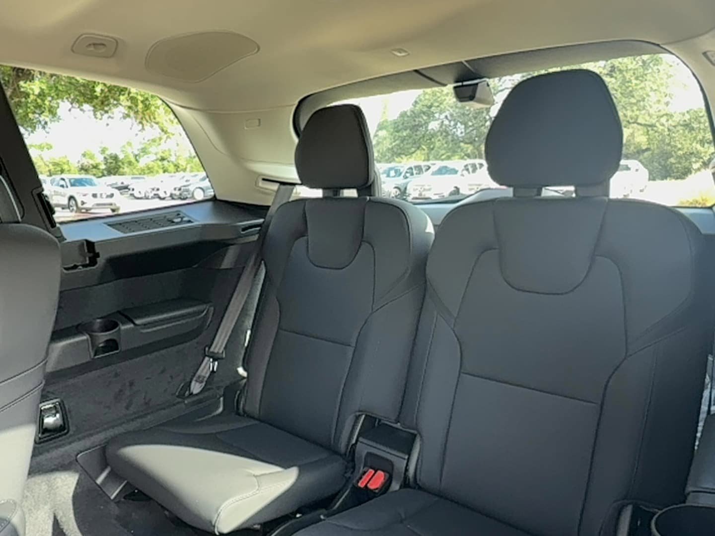 Used 2026 Volvo XC90 B6 Plus w/ Protection Package Premier AWD/4WD image 17