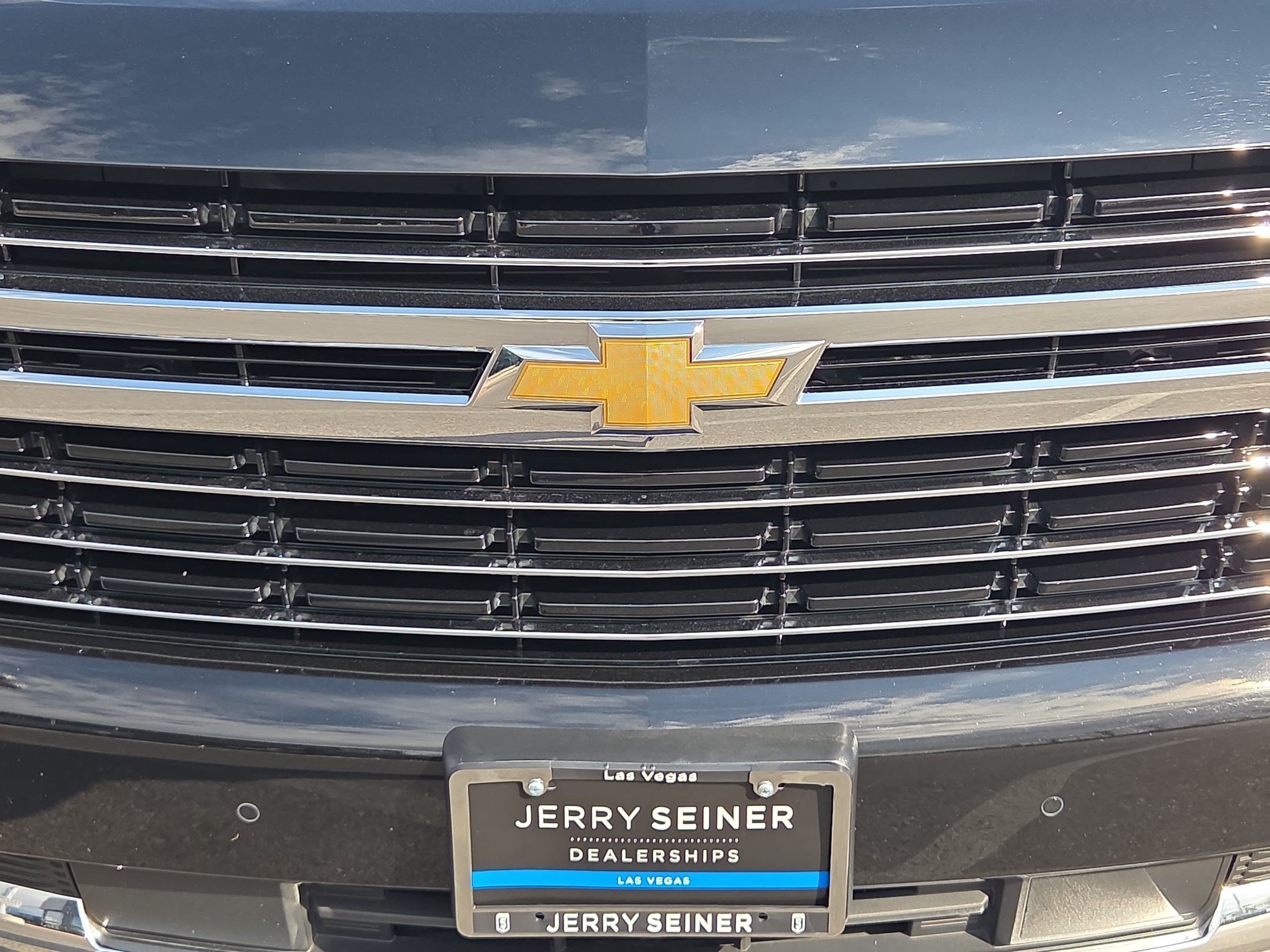 Used 2024 Chevrolet Suburban LT AWD/4WD image 9