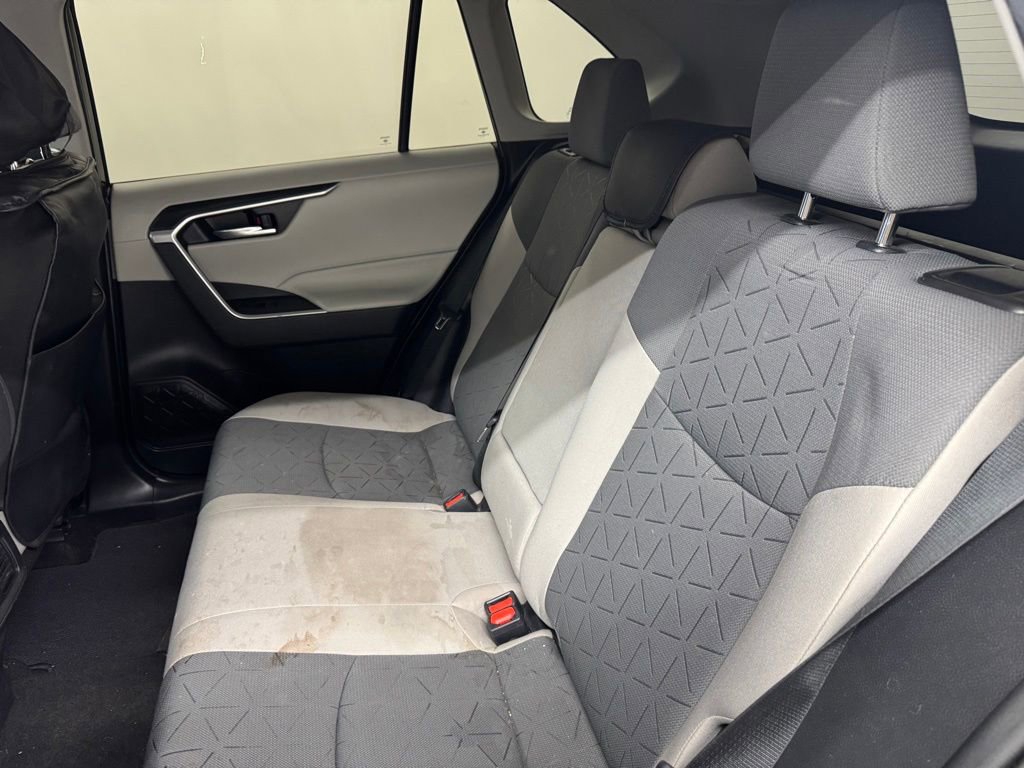 Used 2020 Toyota RAV4 XLE w/ Carpet Mat Package AWD/4WD image 10