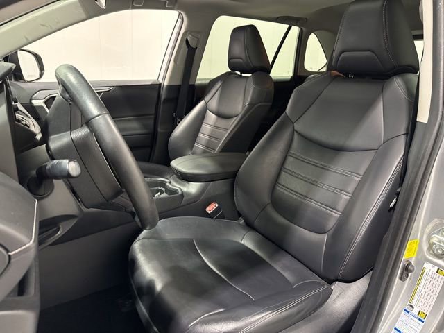 Used 2019 Toyota RAV4 XLE Premium AWD/4WD image 9