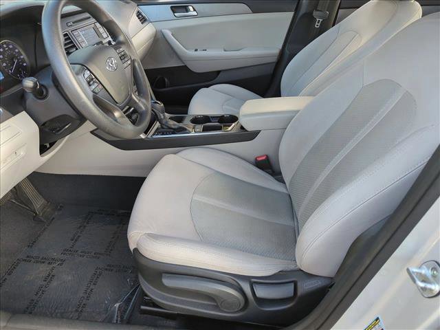 Used 2015 Hyundai Sonata SE image 15