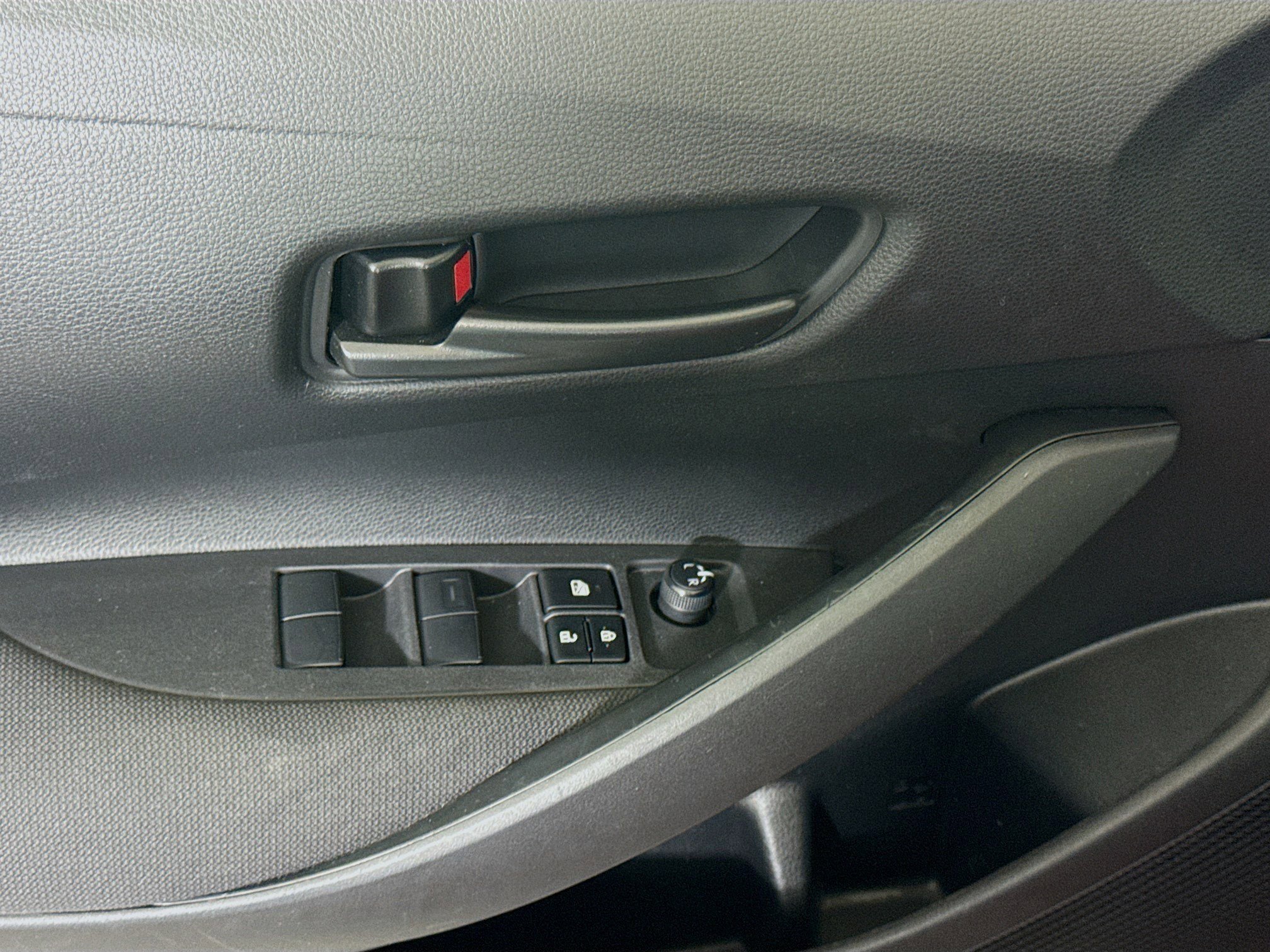 Used 2024 Toyota Corolla LE image 23