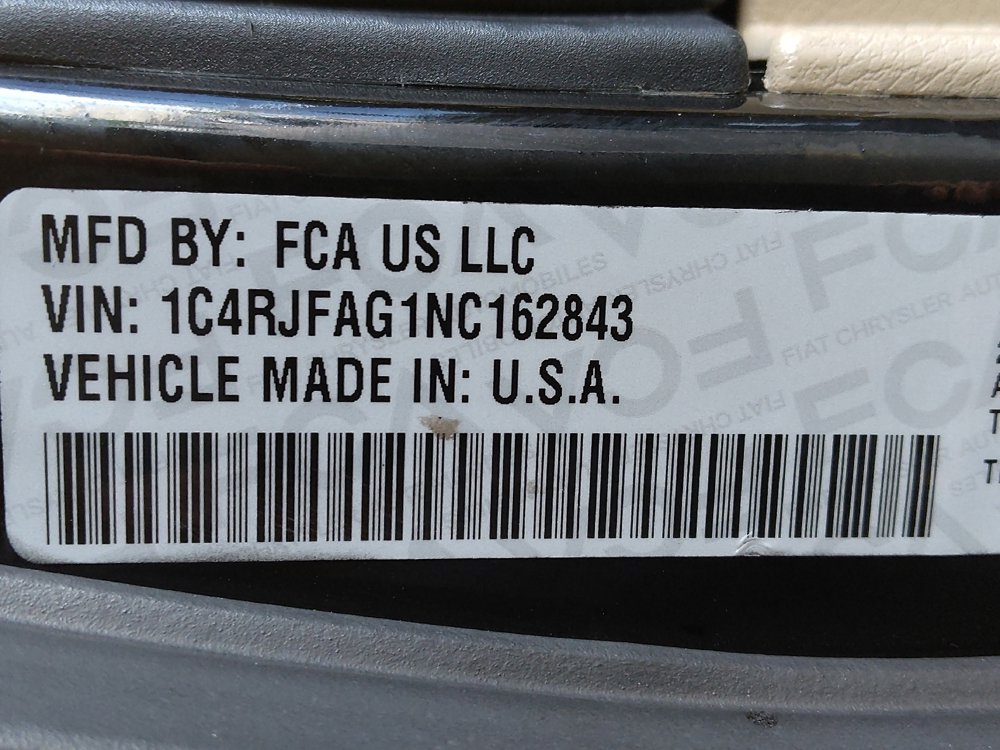 Used 2022 Jeep Grand Cherokee Laredo E w/ Security & Convenience Group AWD/4WD image 33