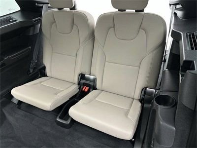 Certified 2025 Volvo XC90 B5 Plus w/ Protection Package Premier image 21