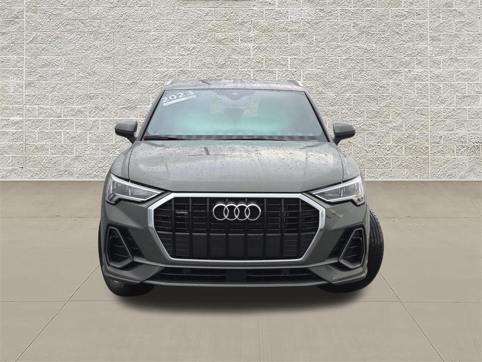 Certified 2023 Audi Q3 2.0T Premium w/ Convenience Package AWD/4WD image 2