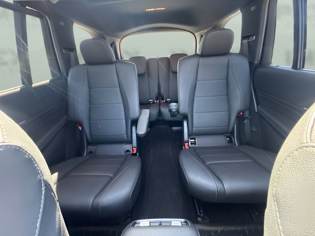Used 2025 Mercedes-Benz GLS 450 4MATIC image 11