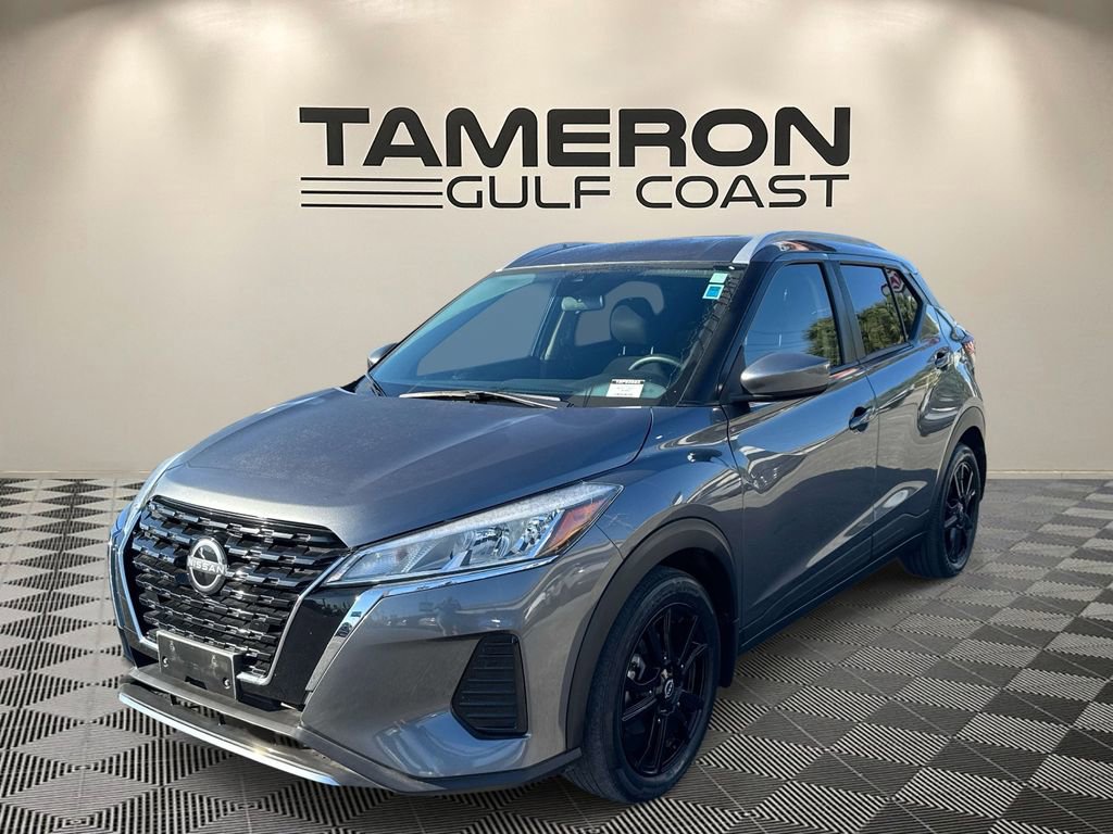 Used 2023 Nissan Kicks SV image 3