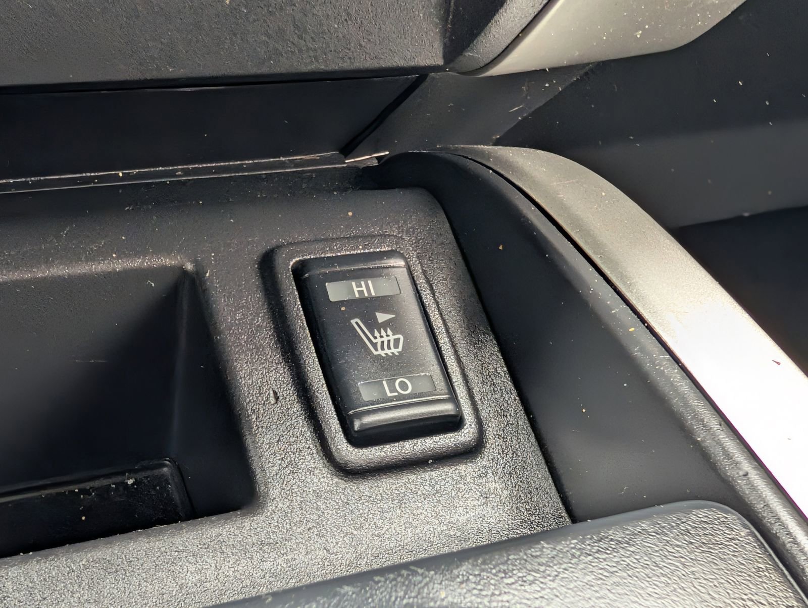 Used 2019 Nissan Titan SV w/ SV Convenience Package image 24