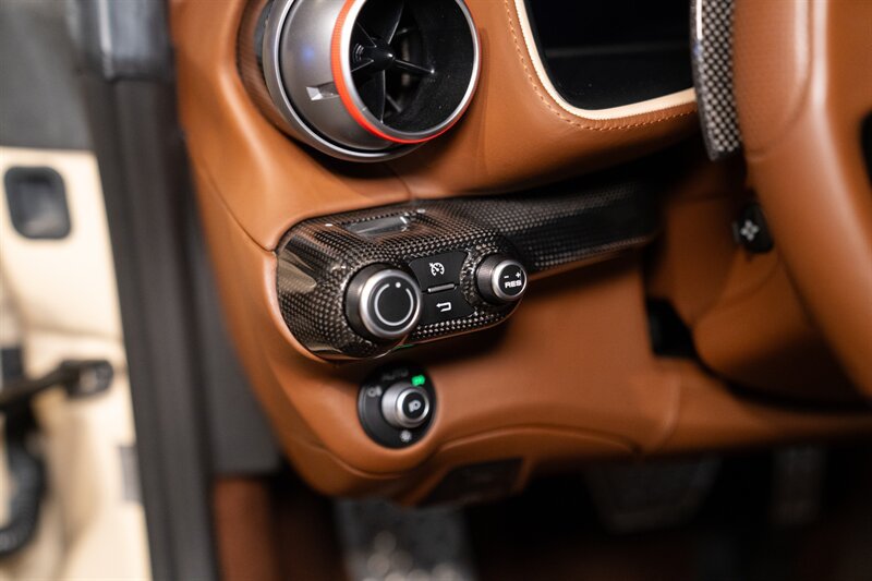 Used 2019 Ferrari 812 Superfast RWD image 23