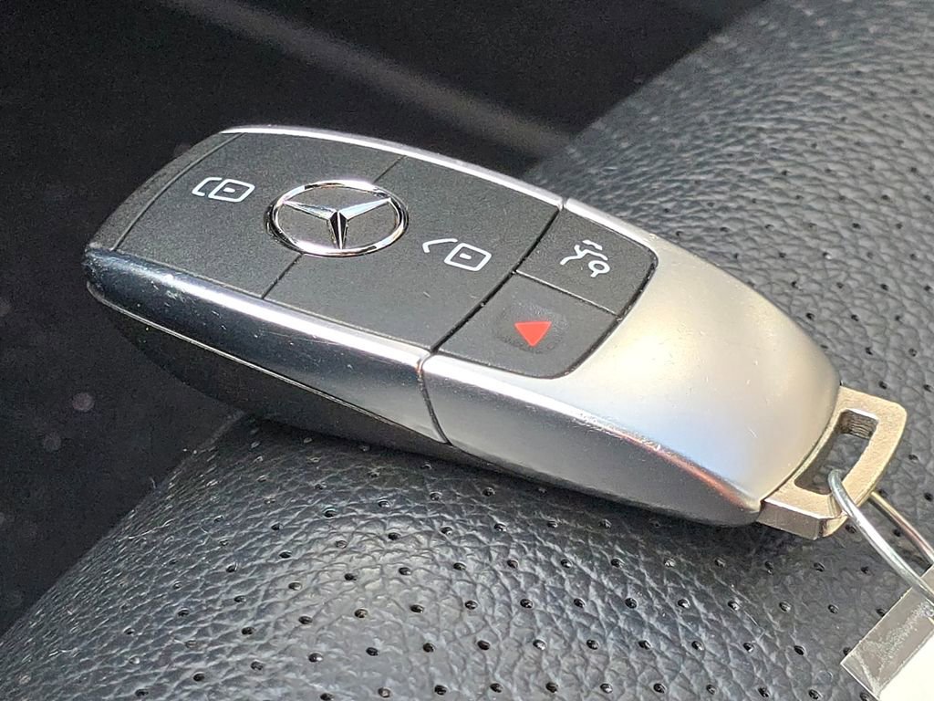 Certified 2020 Mercedes-Benz C 300 4MATIC Sedan image 39