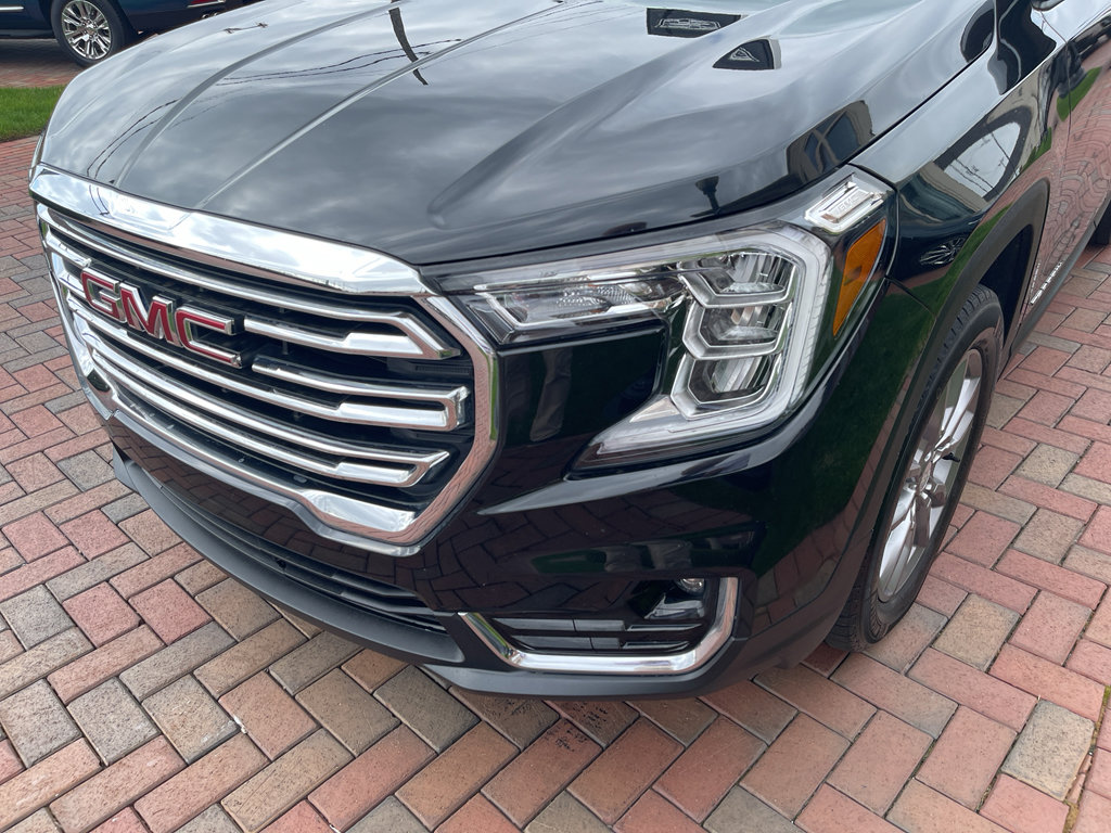 Used 2022 GMC Terrain SLT image 2