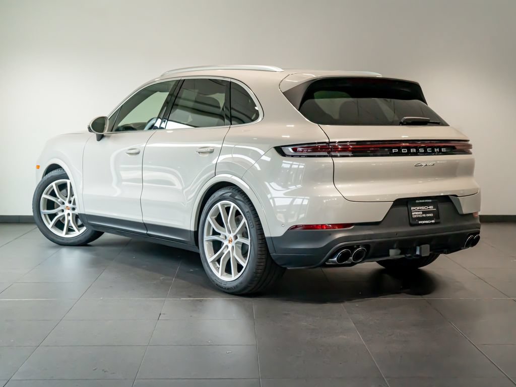 Certified 2025 Porsche Cayenne AWD/4WD image 3