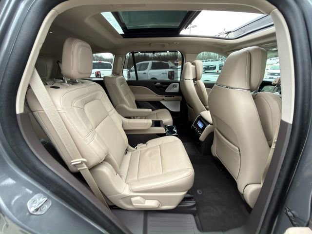 Used 2023 Lincoln Aviator Reserve w/ Equipment Group 201A image 10