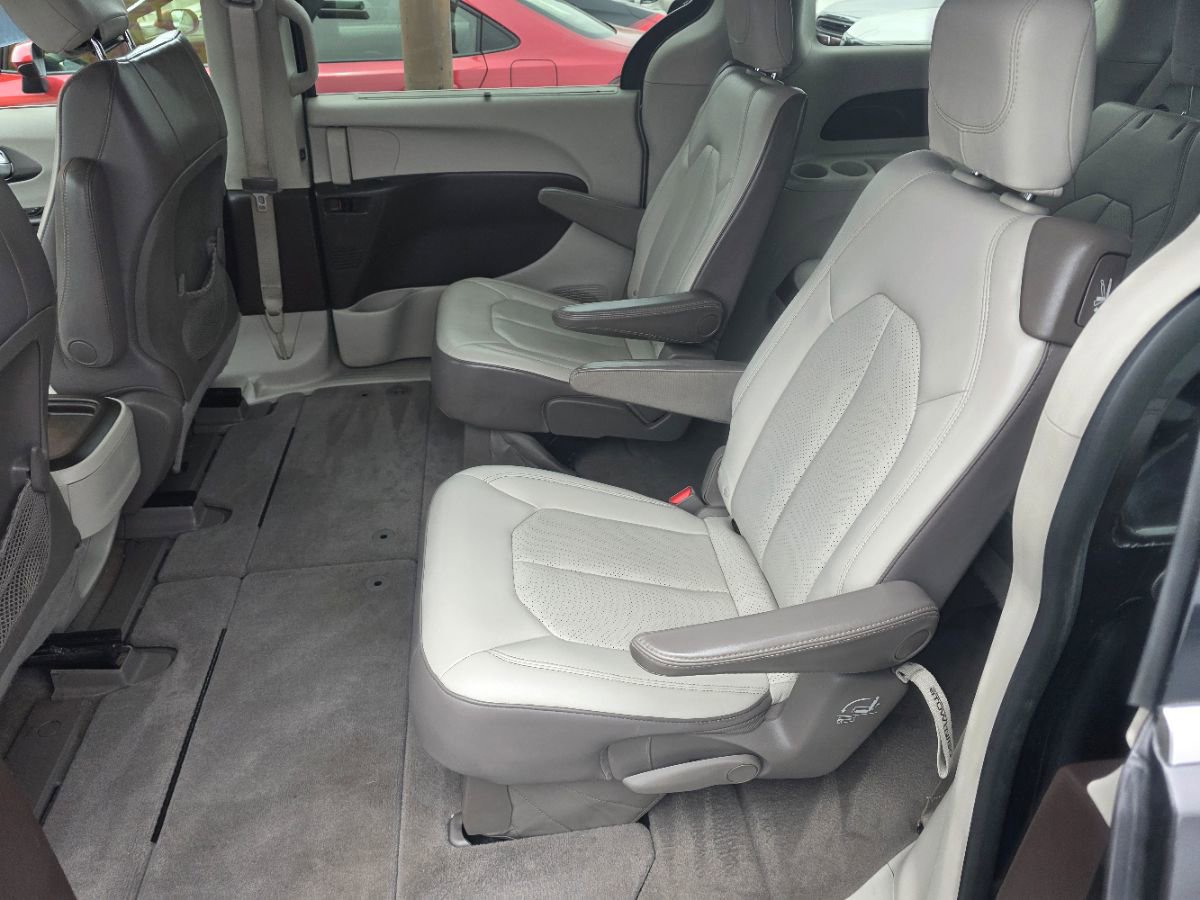 Used 2021 Chrysler Voyager Lxi FWD image 20