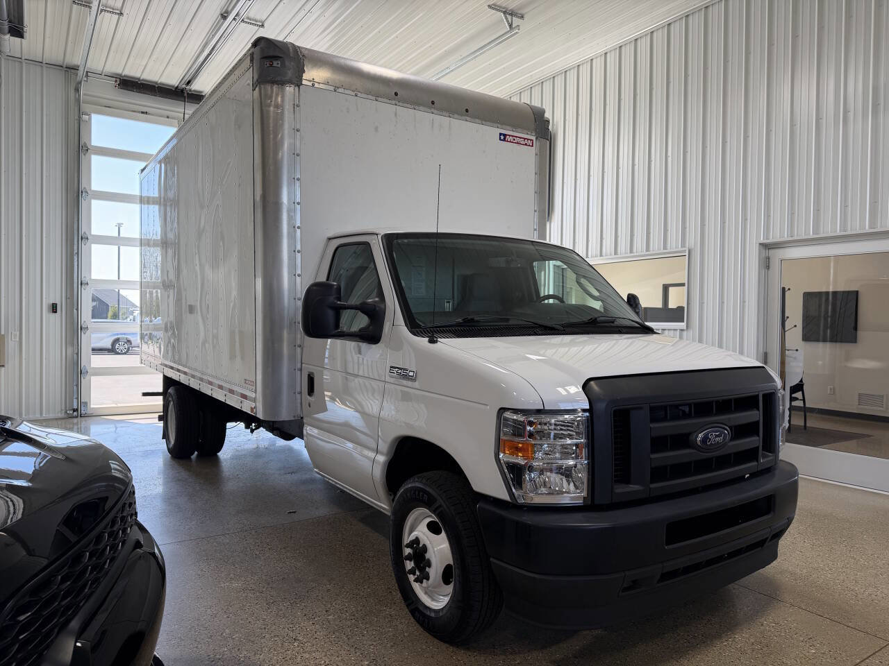 Used 2021 Ford E-450 and Econoline 450 Super Duty w/ Power Windows & Locks Group RWD image 6