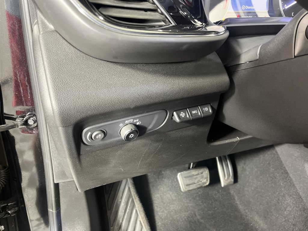 Certified 2022 Buick Envision Essence w/ Technology Package I FWD image 25