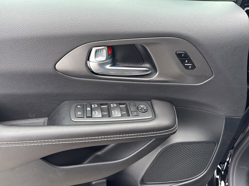 New 2026 Chrysler Pacifica Select w/ S Appearance Package image 20
