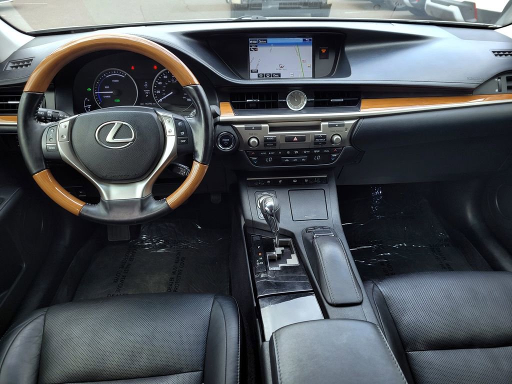 Used 2015 Lexus ES 300h w/ Navigation System Package image 15