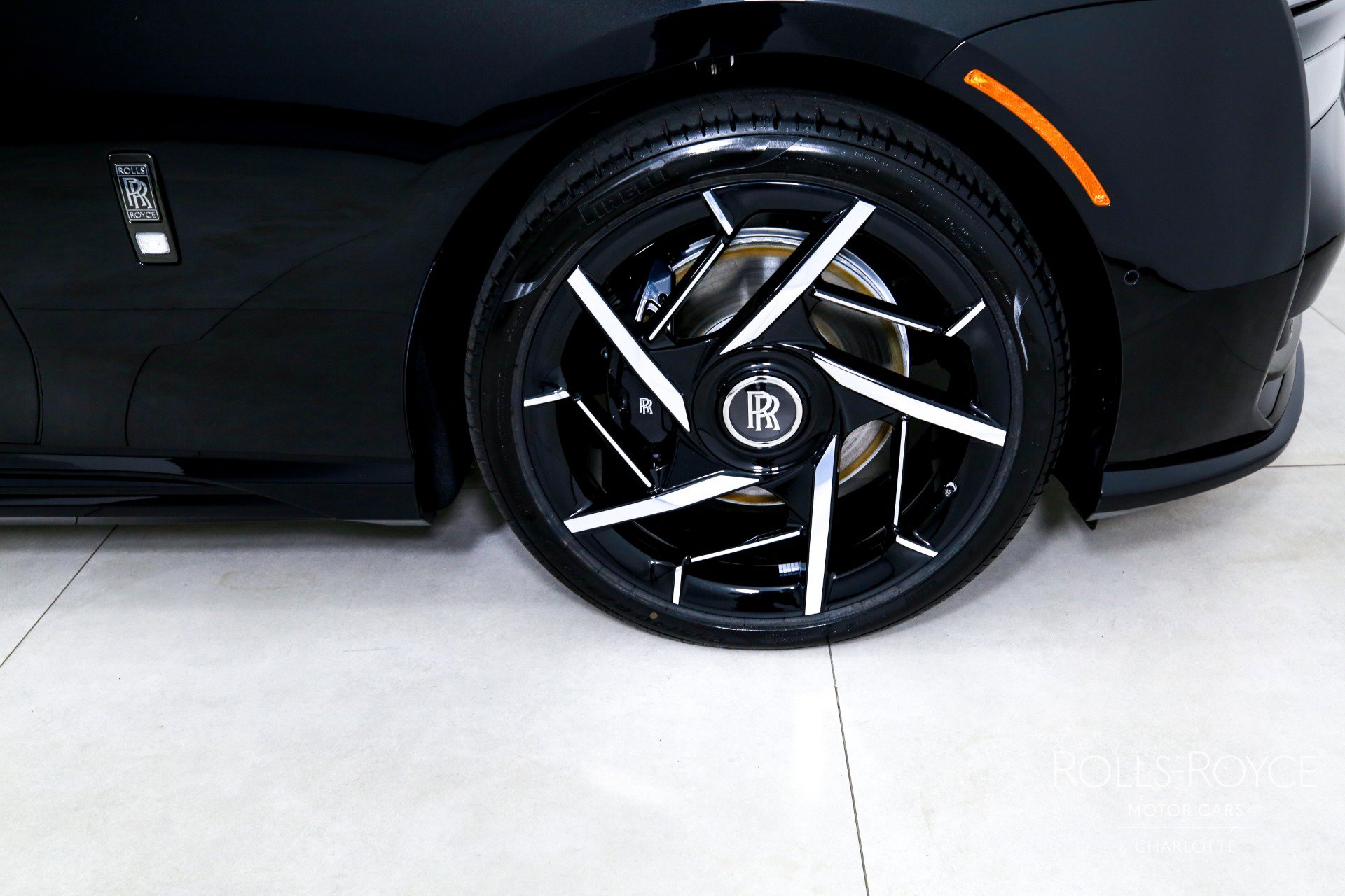 New 2025 Rolls-Royce Spectre Black Badge w/ Spectre Enhancement Package AWD/4WD image 33