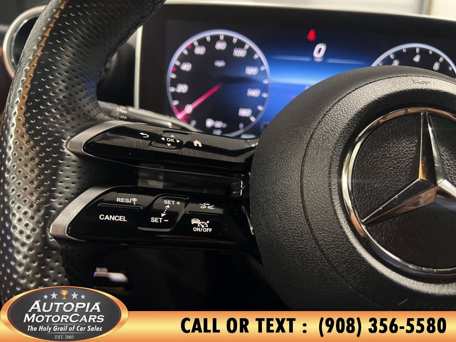 Used 2024 Mercedes-Benz GLC 300 4MATIC image 32