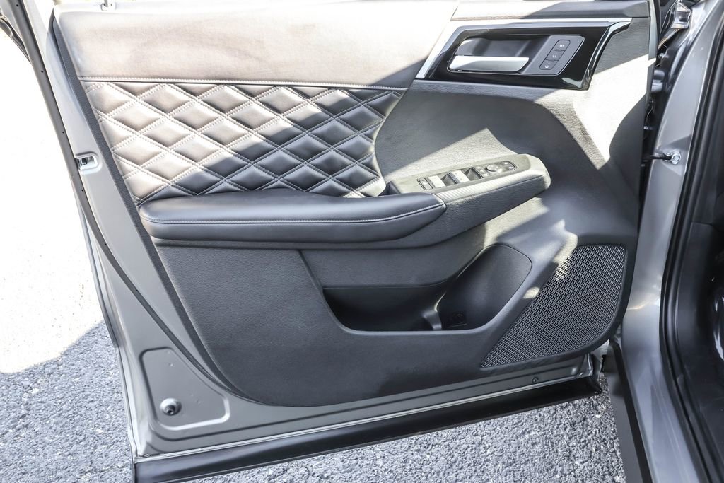 Used 2022 Mitsubishi Outlander SEL image 24