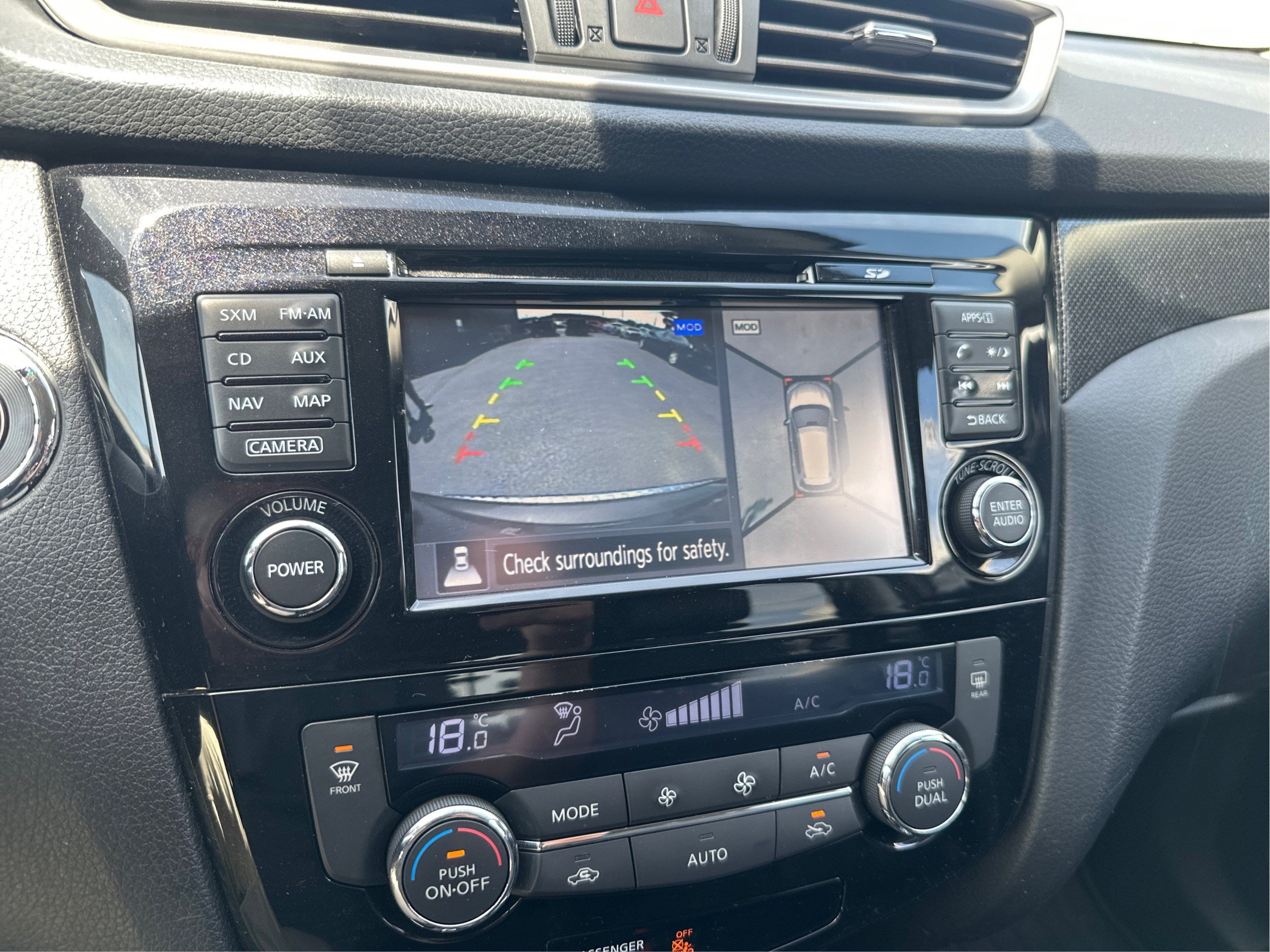 Used 2014 Nissan Rogue SL AWD/4WD image 29