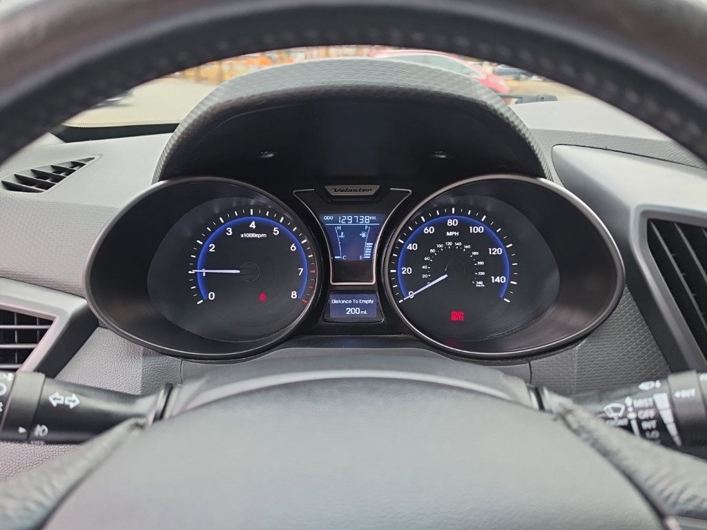 Used 2014 Hyundai Veloster Turbo FWD image 10