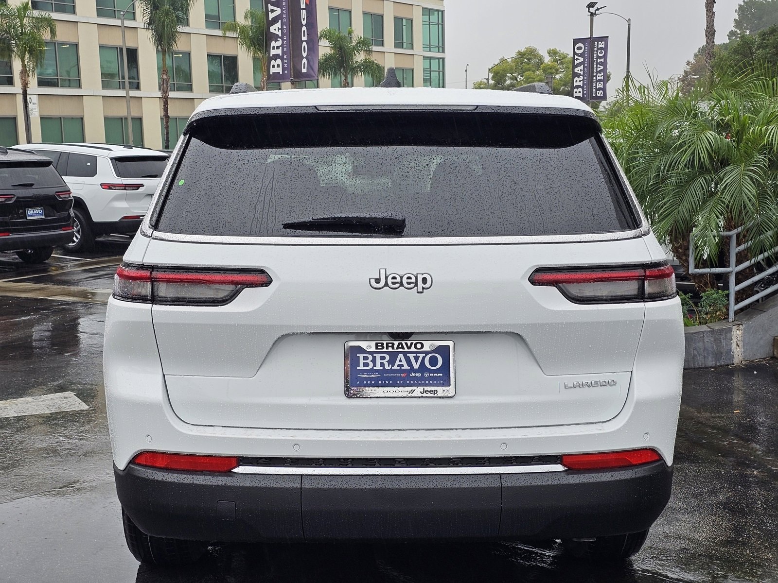 New 2025 Jeep Grand Cherokee L Laredo image 6