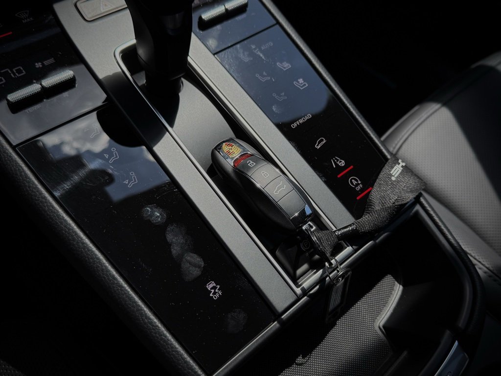 New 2025 Porsche Macan image 27